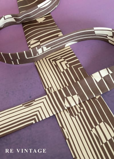 咖啡色的結構迷宮領帶2