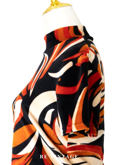 烈火漩渦絨布短袖上衣7