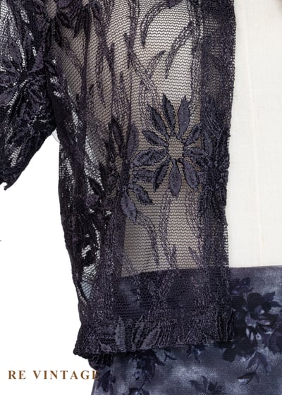 花紋蔓延蕾絲短版單釦上衣5