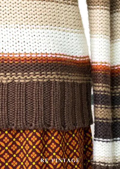 南瓜咖啡奶泡線條斜肩針織毛衣6