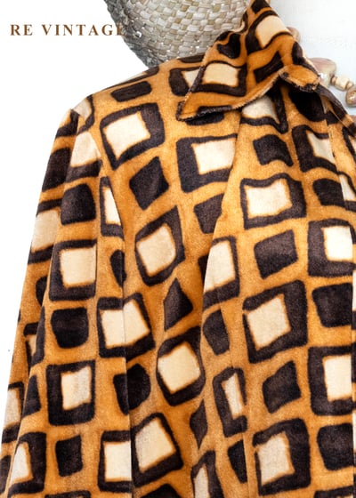 琥珀黑糖方格迷宮絨布上衣6