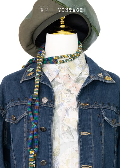 黑色袖珍小花刺繡深藍牛仔外套3