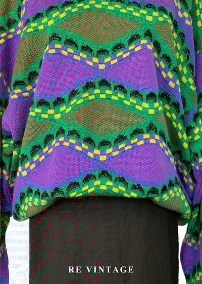 霓虹雜訊裡的幾何波浪針織毛衣3