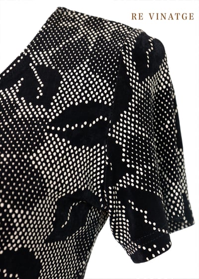 超清涼隱形花朵彈性短袖上衣3