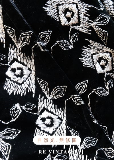 白刺繡圖騰黑系短褲（24-31"）11