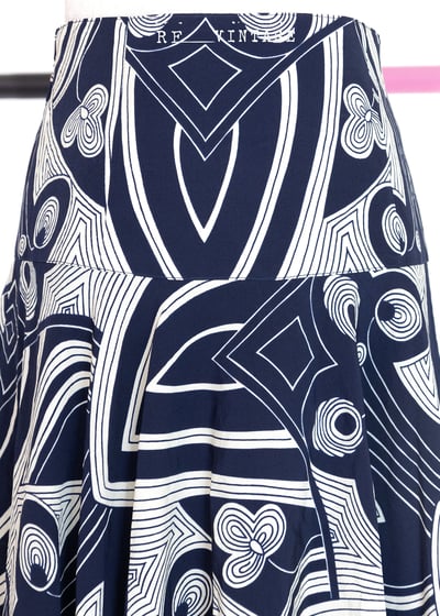 Abstract 深藍圖紋短裙（27"）3