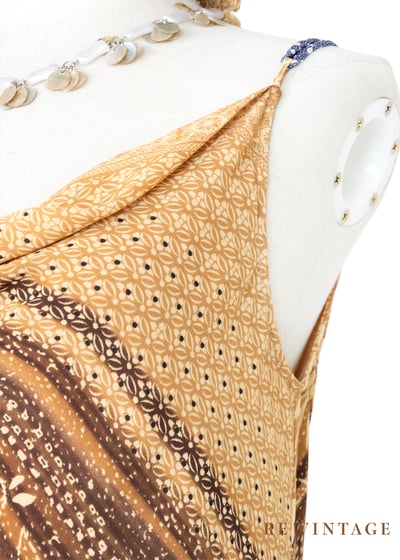 Cappuccino 斜紋小花垂墜領細肩帶洋裝6