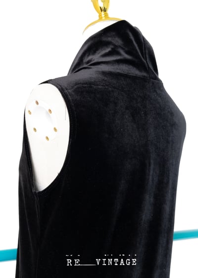 黑色絨布高領連身洋裝5