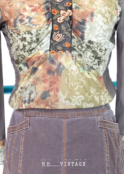 文藝古典圖騰透膚上衣5