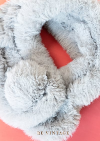 冰山美人灰絨毛圍巾5