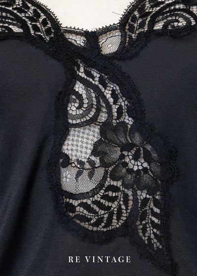 黑系花朵簍空細肩帶小背心5