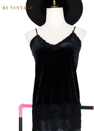 質感單品 - 黑絨蕾絲細肩帶背心1