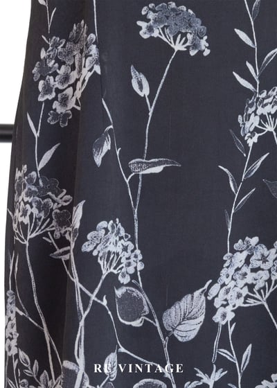 浪漫的白色野花深灰短洋裝6