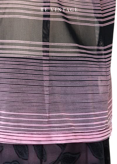 黑與粉相間線條網紗透膚上衣12