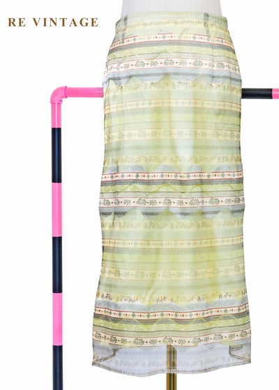 黃綠調春日湖水線條圖騰中長裙（25"）1