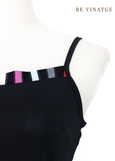七彩色階黑色彈性細肩帶背心5