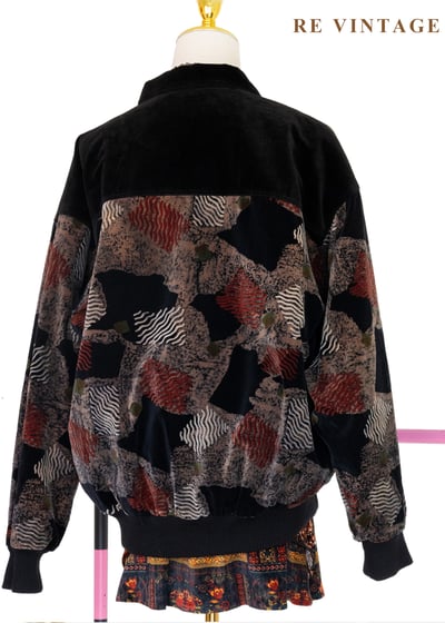 暗色拼貼圖騰藝術感絨布外套13