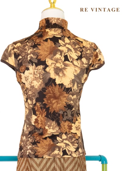 午後花市焦糖色上衣7