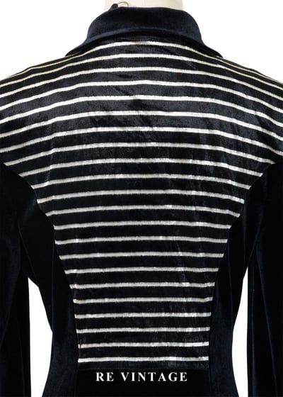 條紋狂想曲排釦黑絨洋裝15