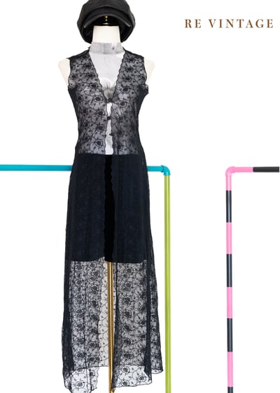 Black Flowers 神秘黑蕾絲長版背心1