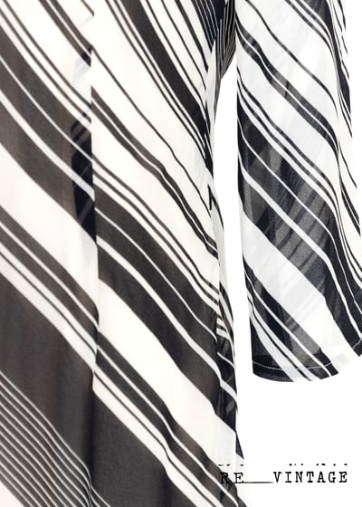 斜紋線條雪紡長洋裝7