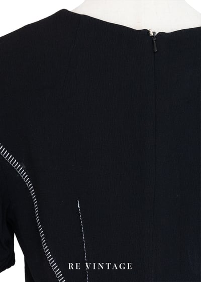 黑底白線結構感貼身洋裝15