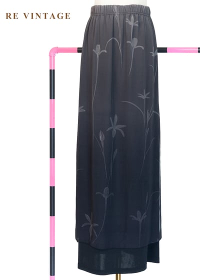 漸層灰霧中的花形線長裙（24-32"）1