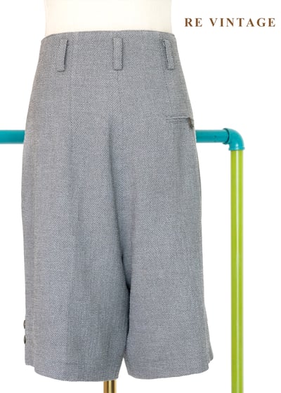 質感單品 - 俐落的灰色織品短褲（28"）7