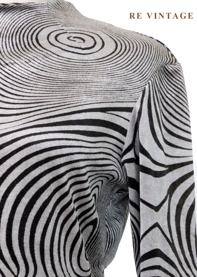 迷霧裡渦流節奏銀灰色絨布上衣6