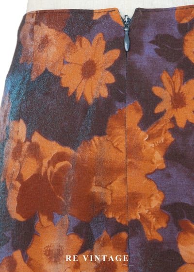 向日葵與玫瑰綻放在藍紫光中短裙（25"）9