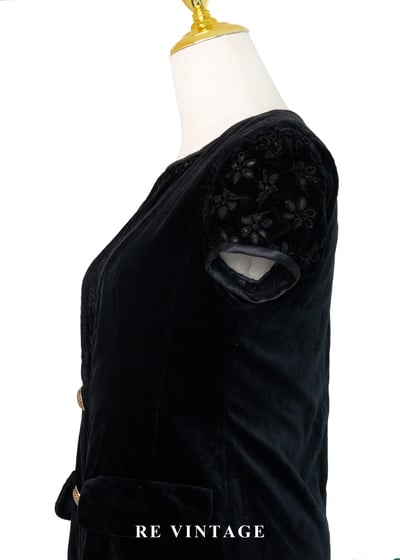 質感單品 - 優雅感金釦黑絨洋裝9