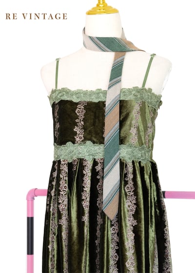 宮廷公主高級綠絨布細肩帶洋裝3