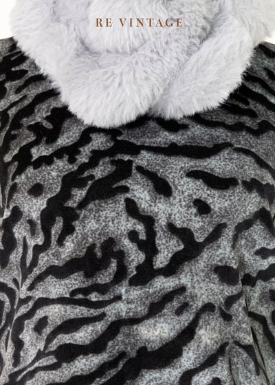 厚磅の黑色虎紋絨布上衣3