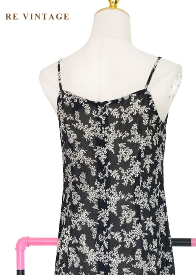 黑夜碎花拼蕾絲細肩帶洋裝11