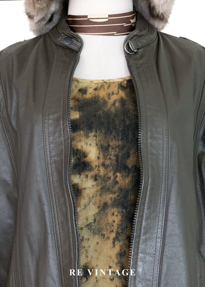 末日荒遠的率性皮革外套4