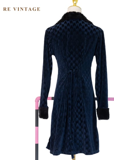華麗毛邊深藍立體壓絨布洋裝11