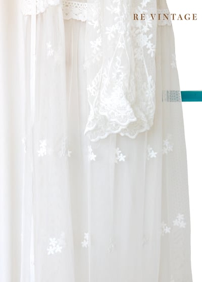 Muted Ivory 小花蕾絲長版罩衫14