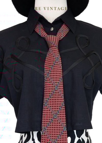 音符跳動黑色短版上衣3