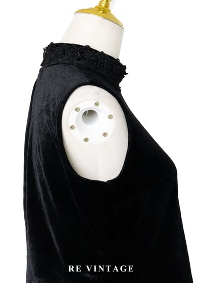 精緻玫瑰暗夜絨布背心7