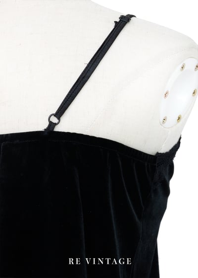 質感單品 - 黑絨蕾絲細肩帶背心9