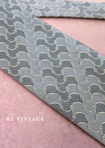 灰階流動曲線領帶5