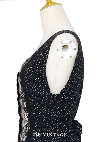 繁花盛引波點拼接黑白系長洋裝10