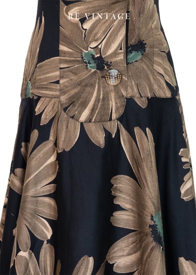褐色大花黑底復古洋裝7