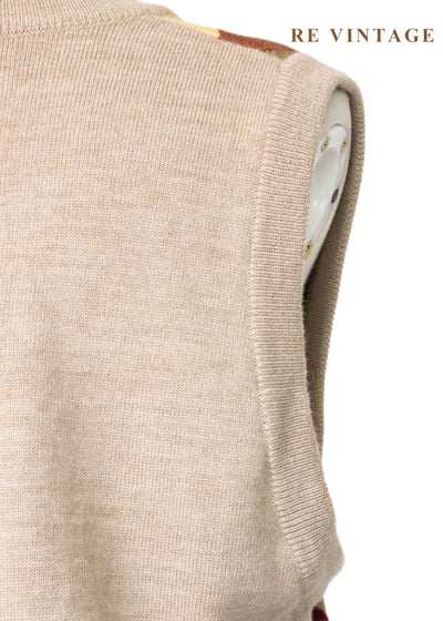 暖色系四色菱格紋針織背心10