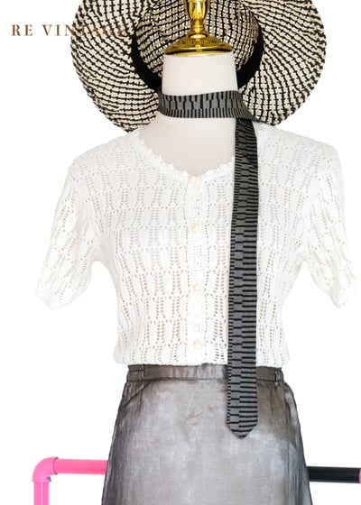 柔白編織紋理短袖上衣1