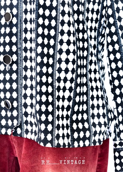 『法國寶物』黑白教堂窗花彈性長袖上衣7