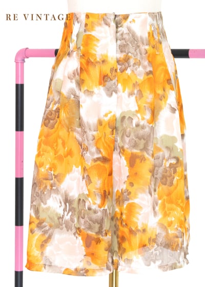 畫家橘紅色小花畫作高腰短褲（25.5")1