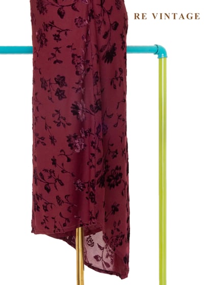 夜宴紅影浮雕花卉細肩帶洋裝12