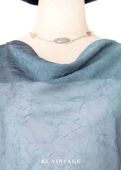 柔和慵懶天空藍垂墜領背心3