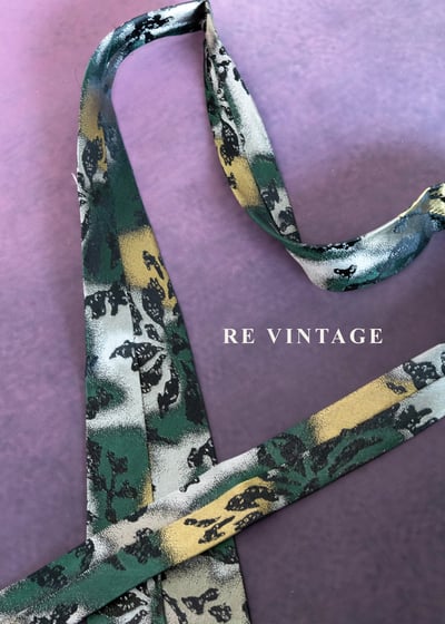 墨綠中的光束領帶7